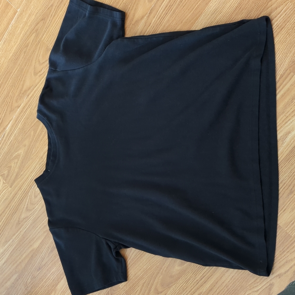 Black t shirt